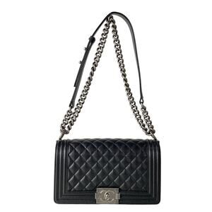 Chanel Boy Chanel 25 Shoulder Bag A67086